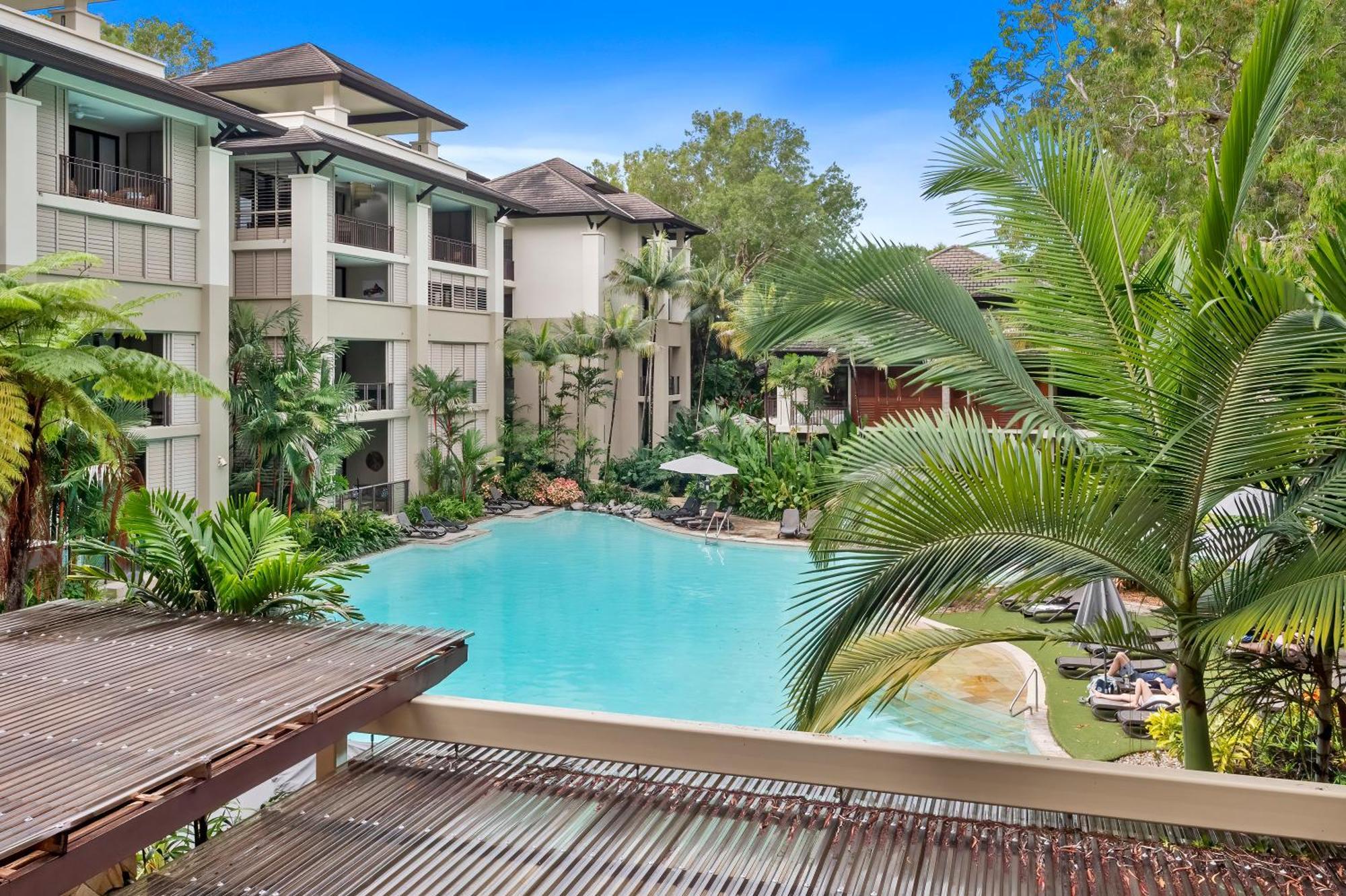 Private Apartments In The Temple Beachfront Resort Palm Cove Exterior photo